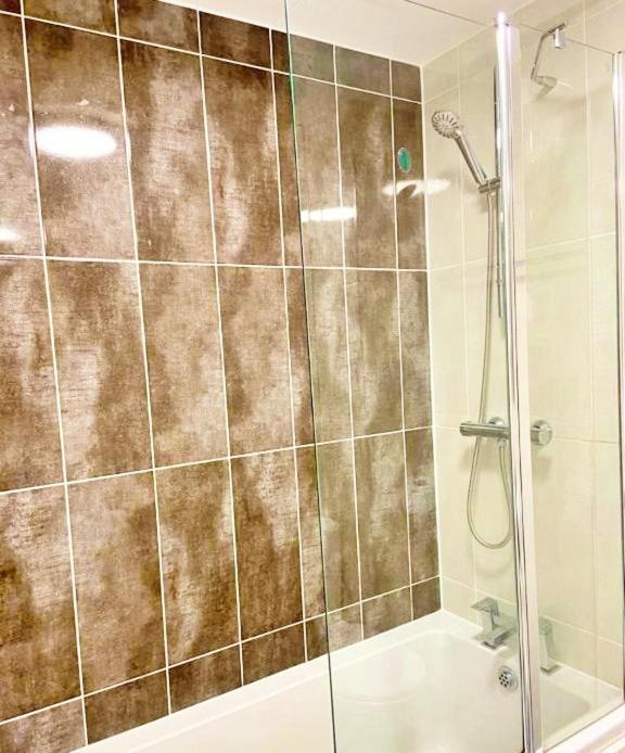 Vila 3 Bed House With Parking Near Airport EDI Exteriér fotografie